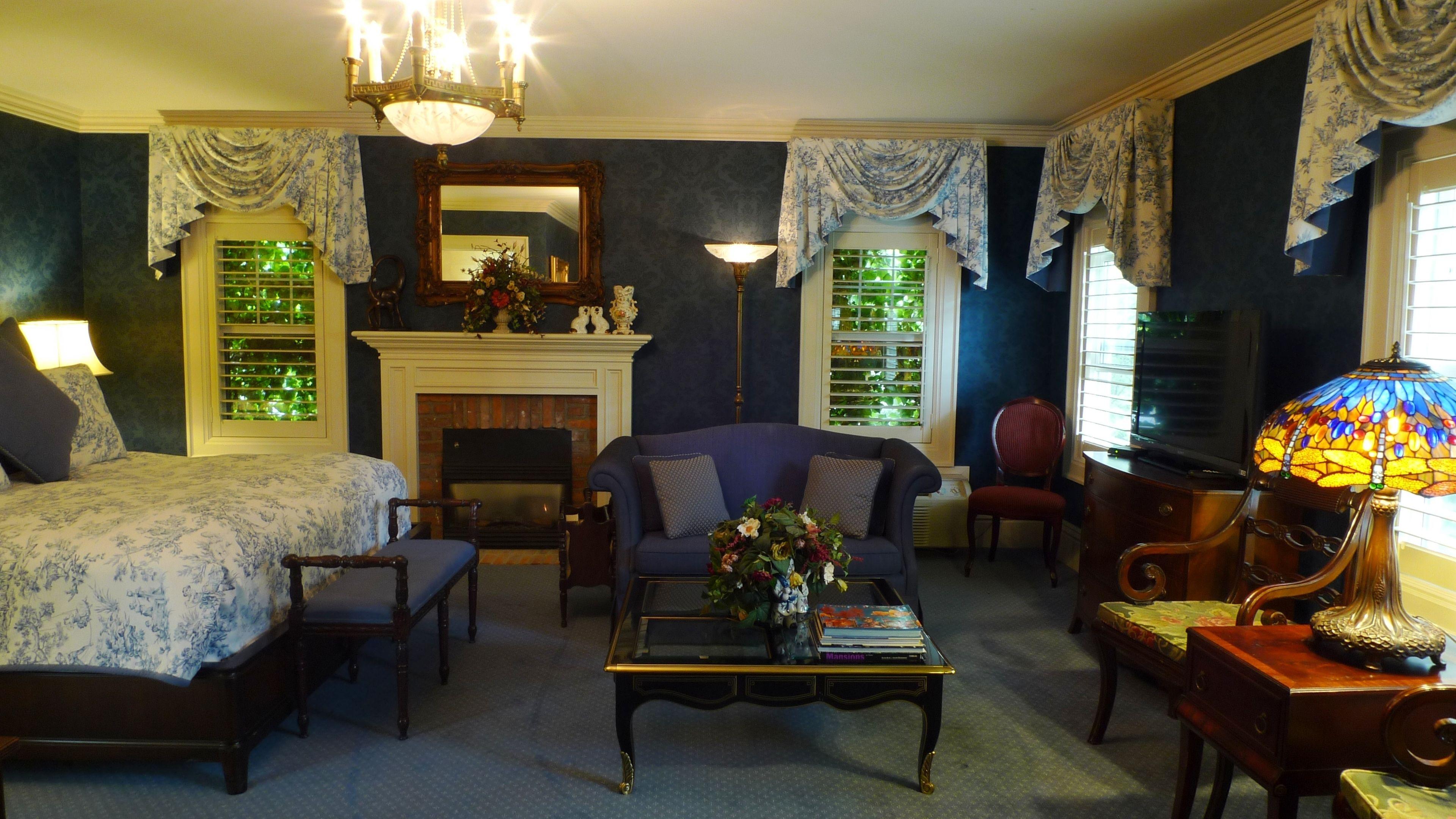 OBAN INN | ⋆⋆⋆⋆ | NIAGARA-ON-THE-LAKE, CANADA | SEASON DEALS FROM $264