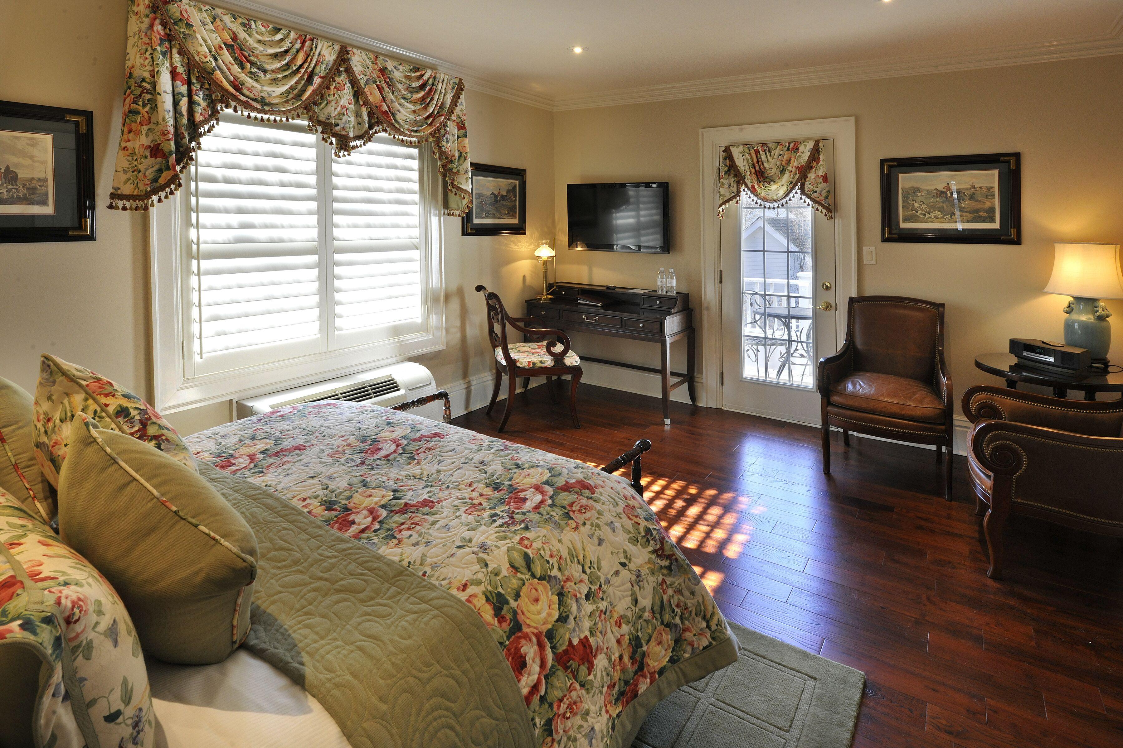 OBAN INN | ⋆⋆⋆⋆ | NIAGARA-ON-THE-LAKE, CANADA | SEASON DEALS FROM $264